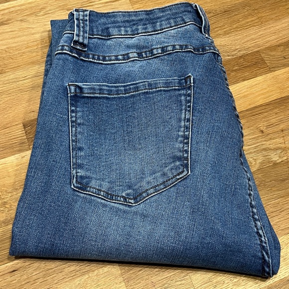 Reba Raw Hem Stretchy Skinny Medium Wash Denim Blue Jeans - Women’s Size 12 - Picture 15 of 16